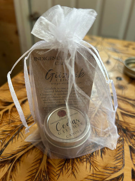 Mini cedar candle